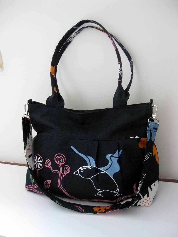 Black Bag-Pleated Bag-Large-Double Straps and Adjustable to Straps-6 Large Pockets-Zipper Clouse