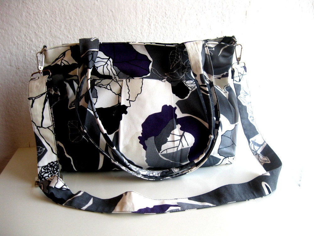 Pleated Bag-Large-Double Straps and Adjustable to Straps-6 Large Pockets-Zipper Closure