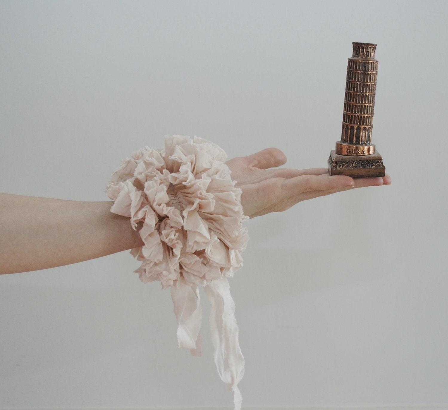 Ruffled cuffs/ Ruffled Fashion/ Victorian Ruffle cuffs/ Beige Wedding/ wrist cuff/ Fabric bracelet/ rusteam tt team teamstyle