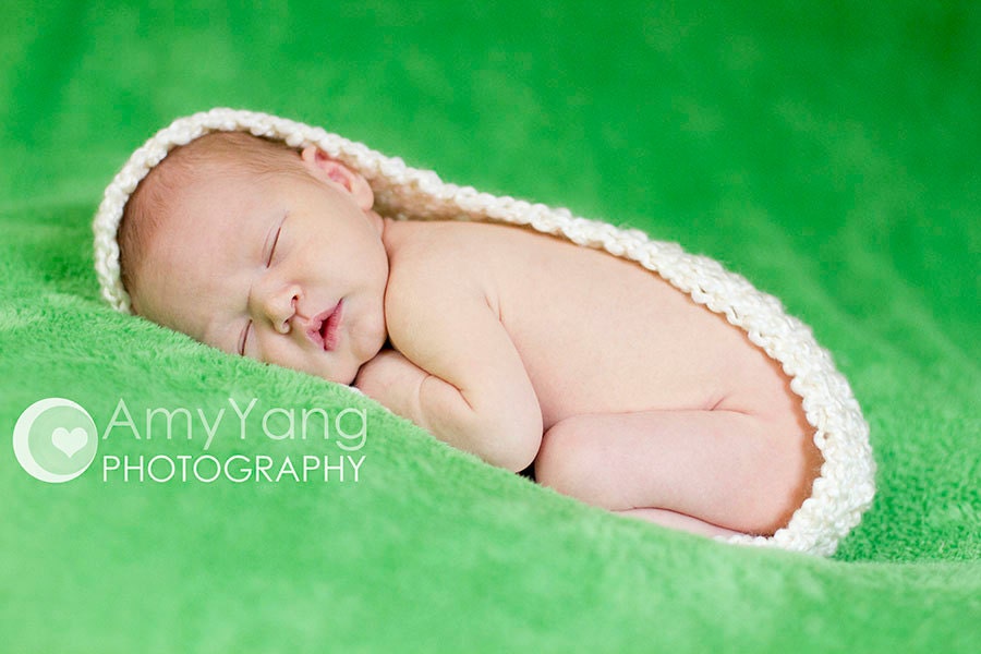 Newborn Nesting Bowl/ Pod/ Baby Bowl Photography prop in Homespun Cream