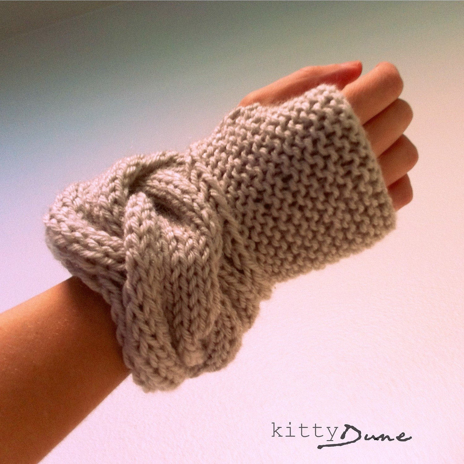 The Tipperary Gloves. Women's fingerless gloves in Linen