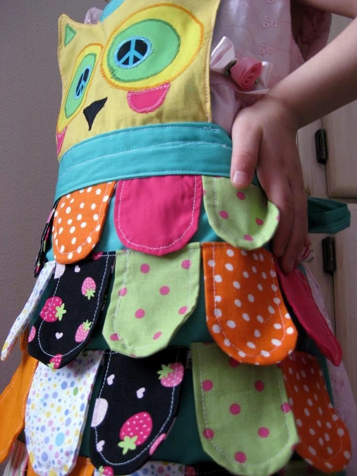 Kids Mini Rainbow Owl Apron ages 3 to 7 // Made to order