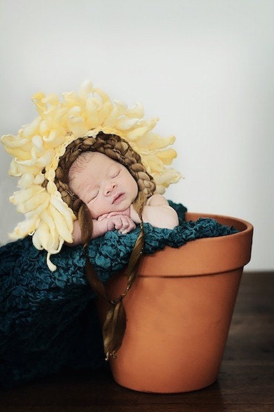 Flower Bonnet Photo Prop CROCHET PATTERN includes 2 petal options PDF 61