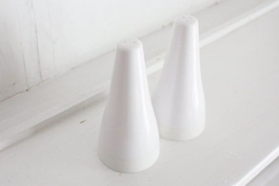 Vintage White Melmac Salt and Pepper Shakers: Retro Melamine Salt and Pepper Set for Your Vintage Kitchen, Mid Century Modern Design