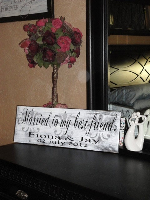 Vintage Wedding Sign with Damask.  Married to My Best Friend with Bride & Grooms First Names and Wedding Date.  I Love You Sign.