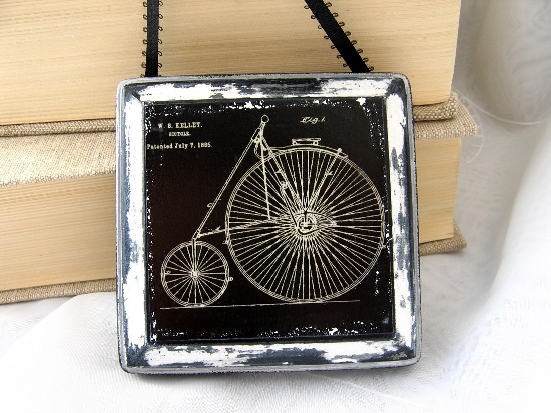 Antique Bicycle decorative wall art in black and white