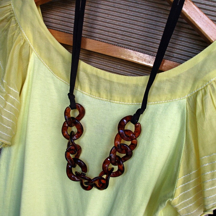 Ribbon N Tortoise Shell Chain Link Statement Necklace no.3 - pebblesB