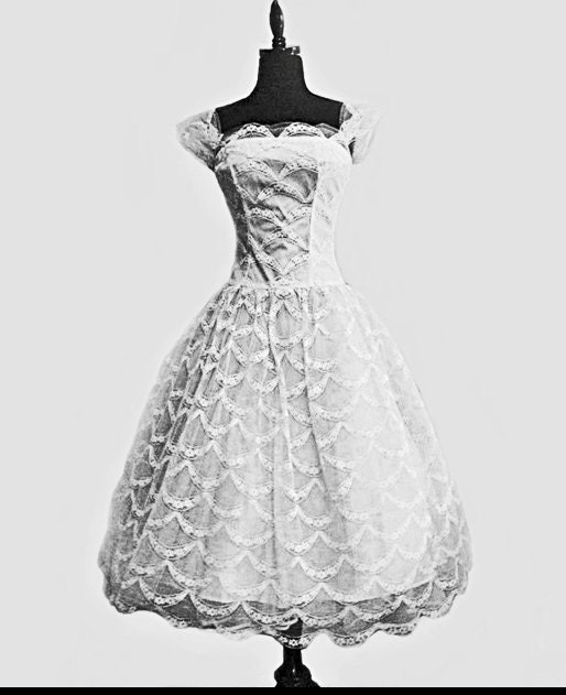 OUTRAGEOUS Vintage Lorie Deb Lace Wedding Dress