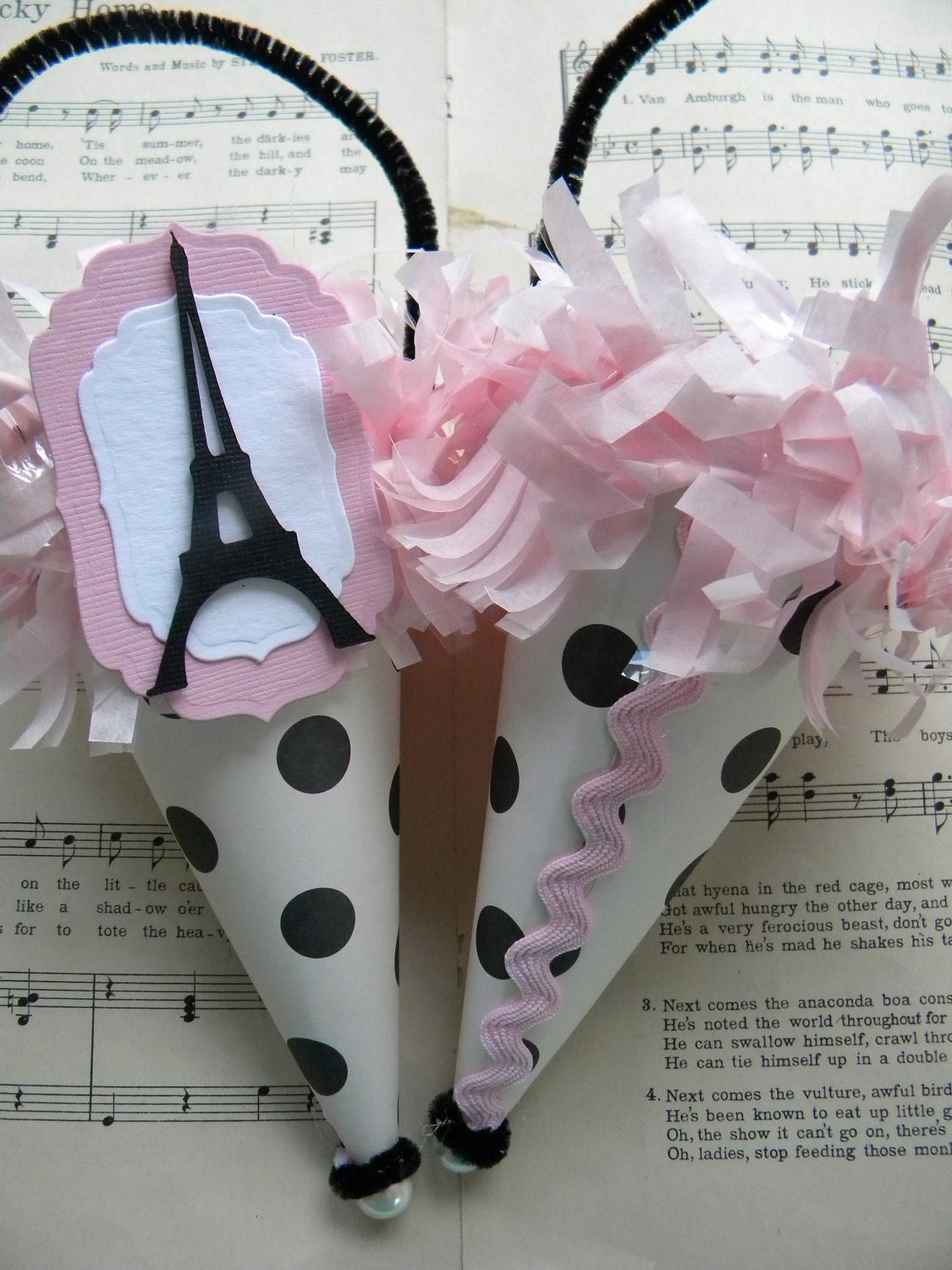 Eiffel Tower Tussie Mussies - Paper Cones - pink and black - Paris Party Favor - Paris Party Decor
