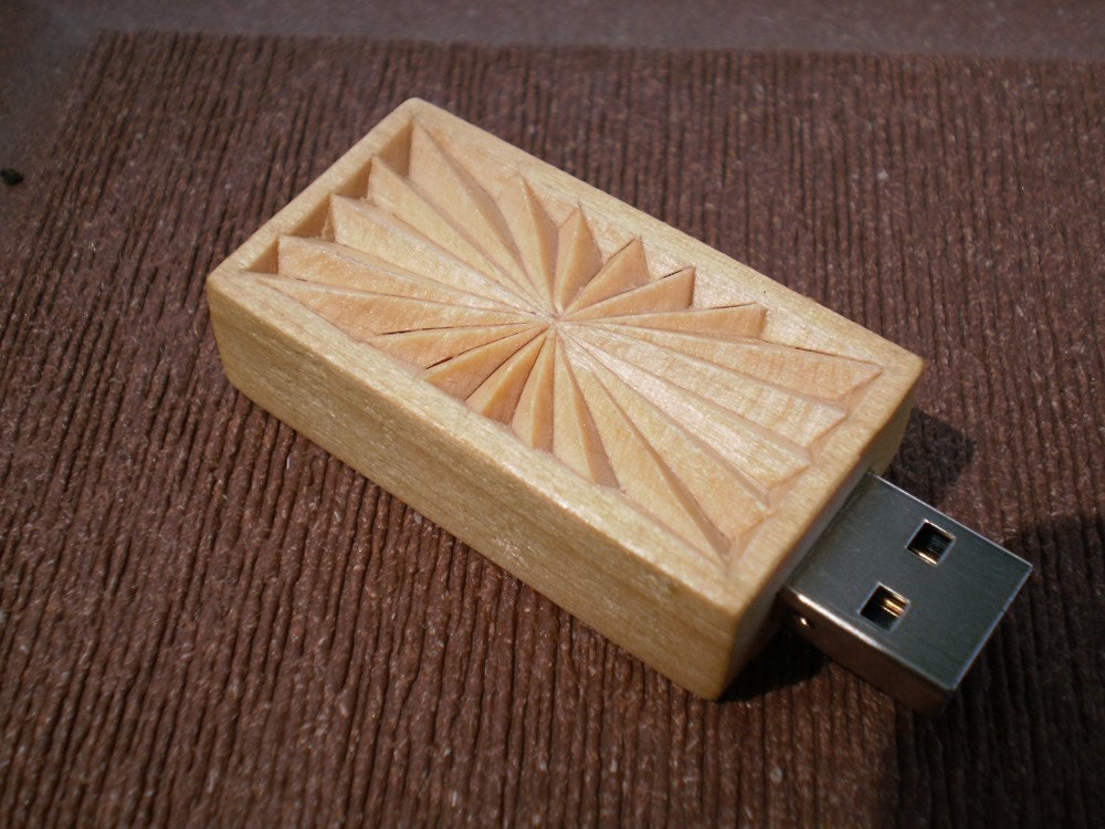 Chip Carved 8gb USB Flash Drive