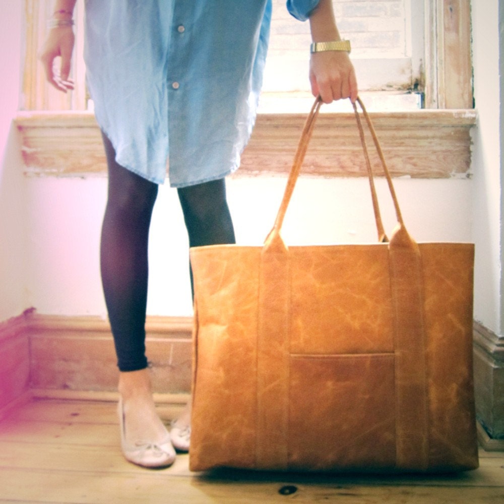THE WEEKENDER - LEATHER TOTE
