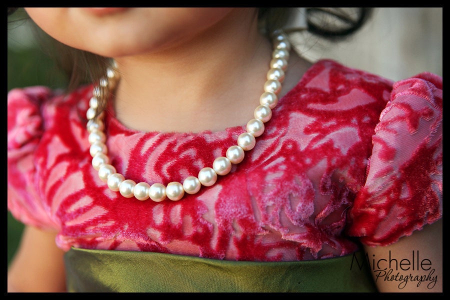 Little Girl Pearl and ribbon Necklace perfect for photo prop, birthdays or baby gift