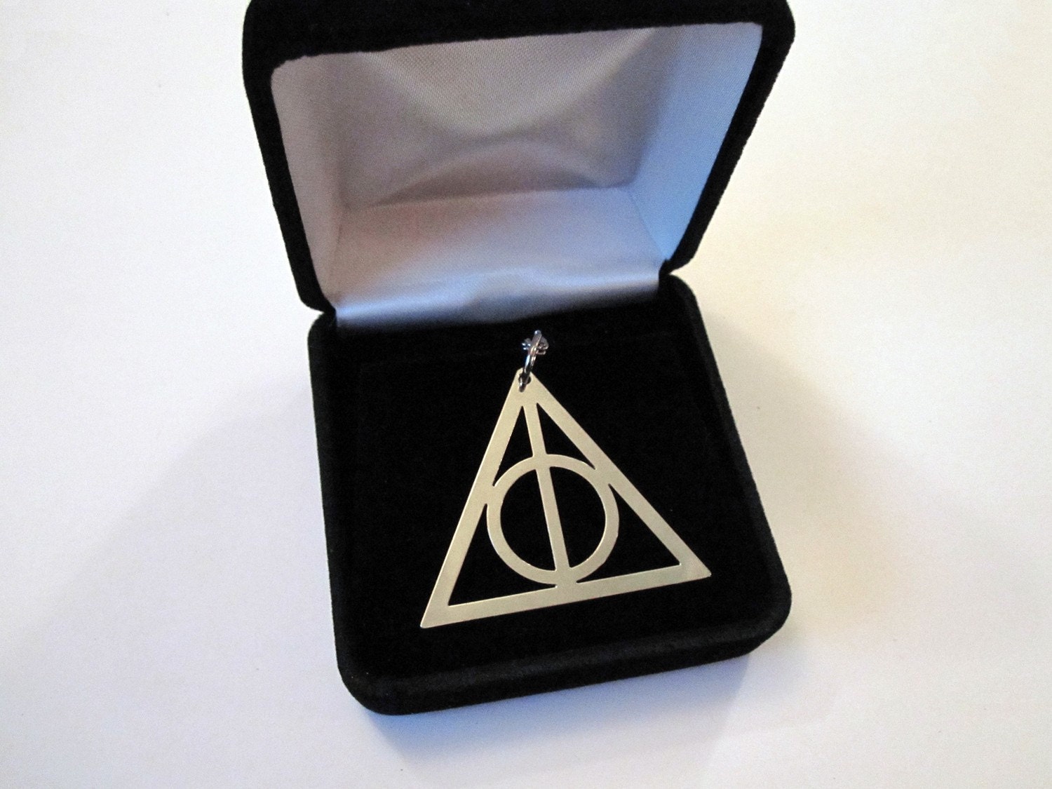 SILVER Deathly Hallows Necklace Pendant Harry Potter in Black Velvet display box