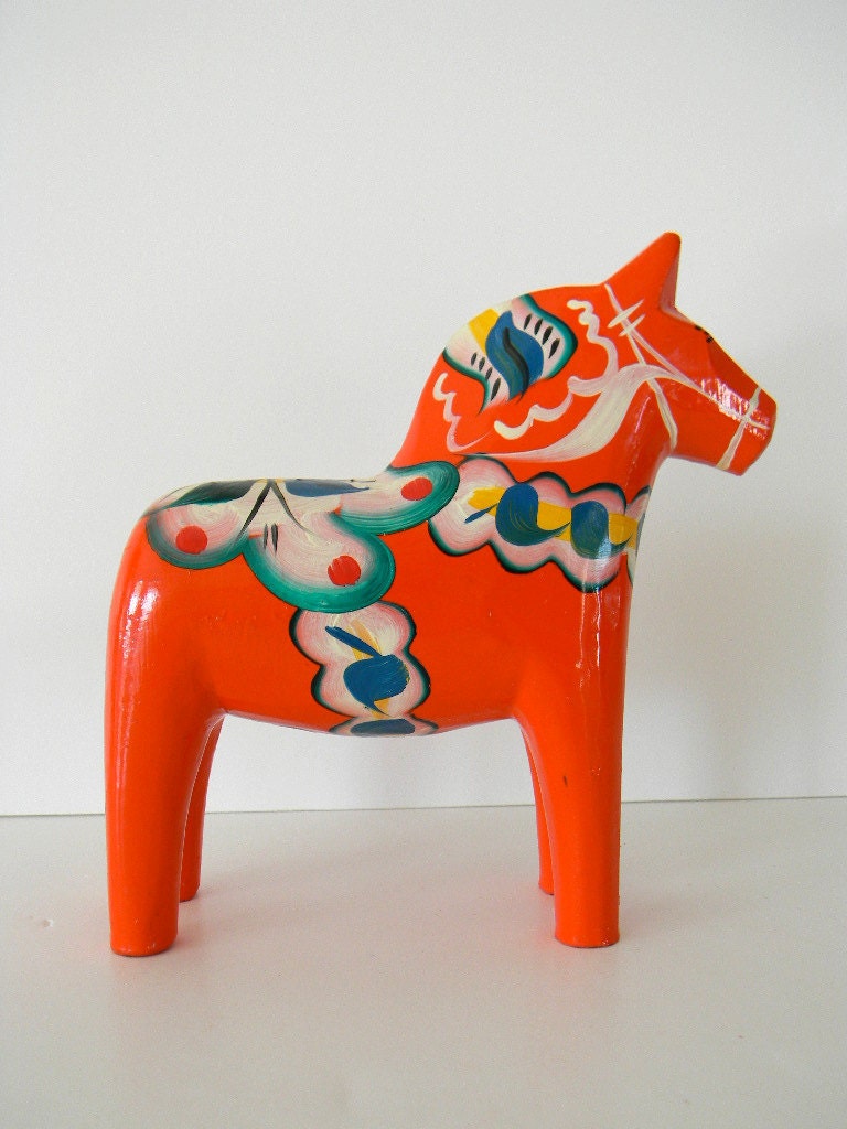 handpainted swedish dala horse