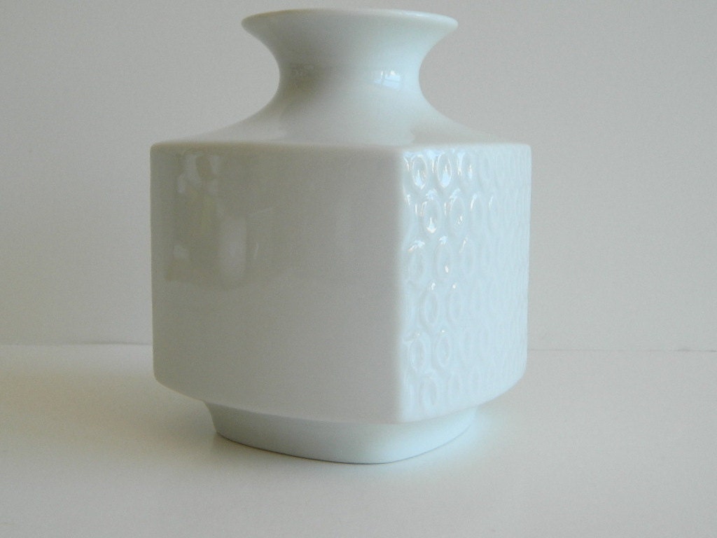 White Winterling Marktleuthen West German Porcelain Op Art Vase