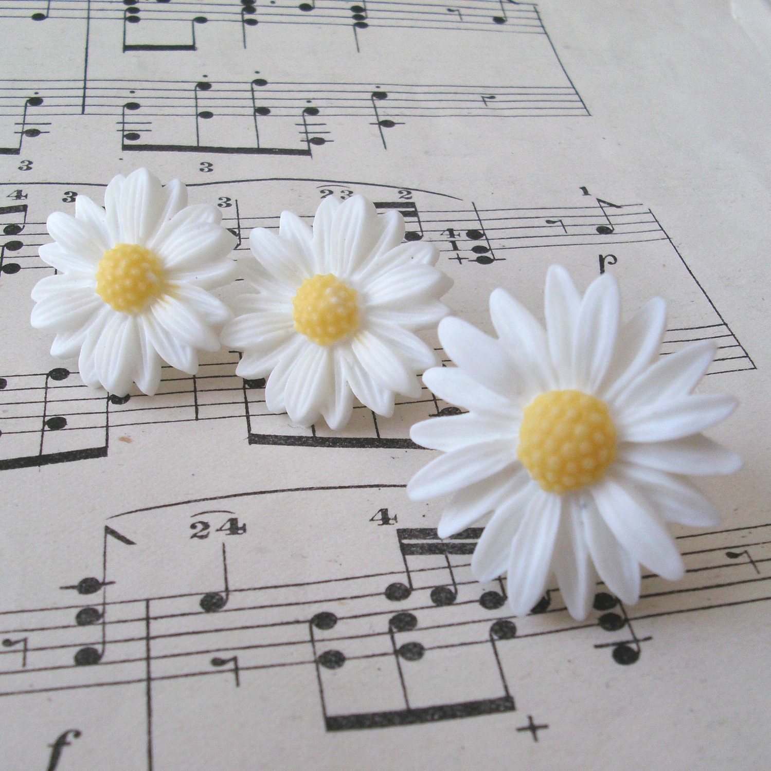 White Daisies Ring and Earring Set, Daisy Ring, Daisy Earrings, White Daisy