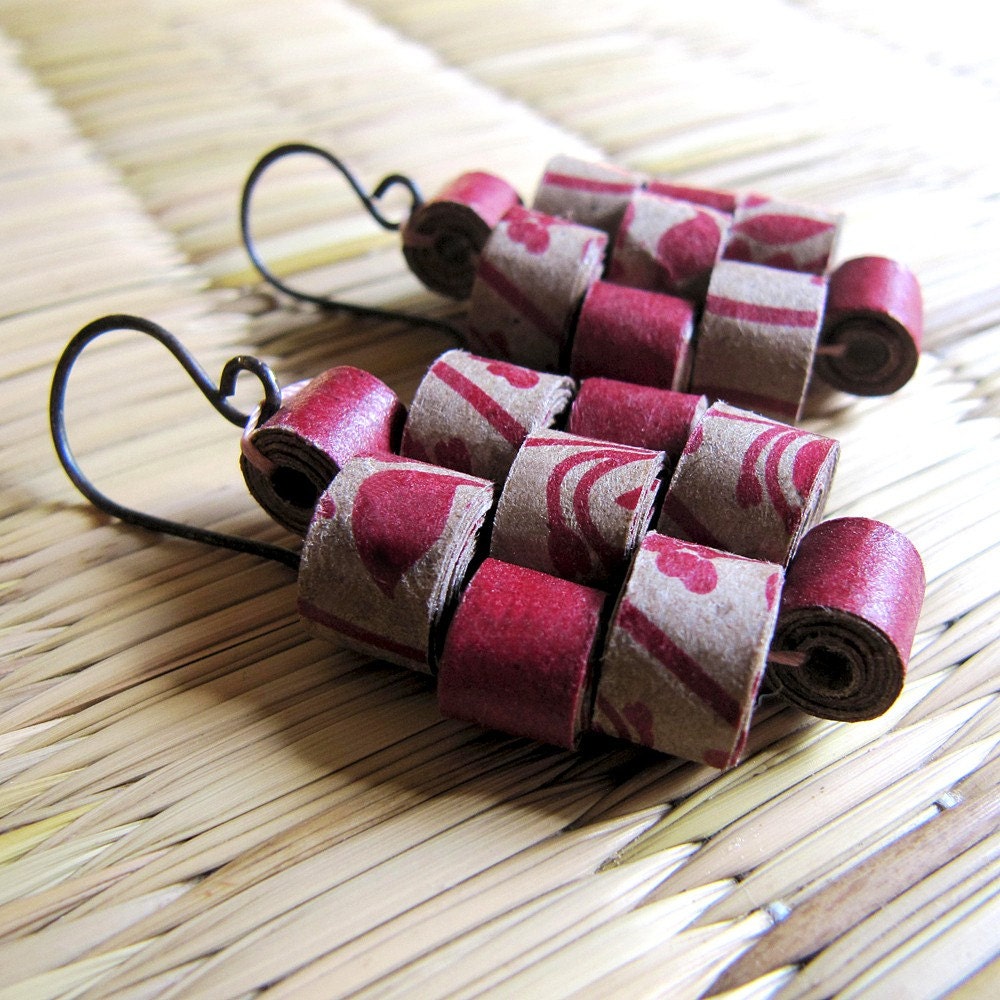 Peyote Earrings - Recycled jewelry - Eco friendly jewelry - Earthy jewelry - Peyote, Recycled, eco friendly, Floral, Earthy, Plum, Beige