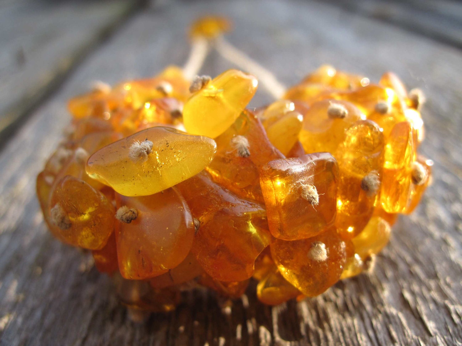 Fresh Wild Honey Natural Raw Baltic Amber Bib Necklace Summer Fashion Jewelry Sunny Yellow Gold Orange Cluster Bee