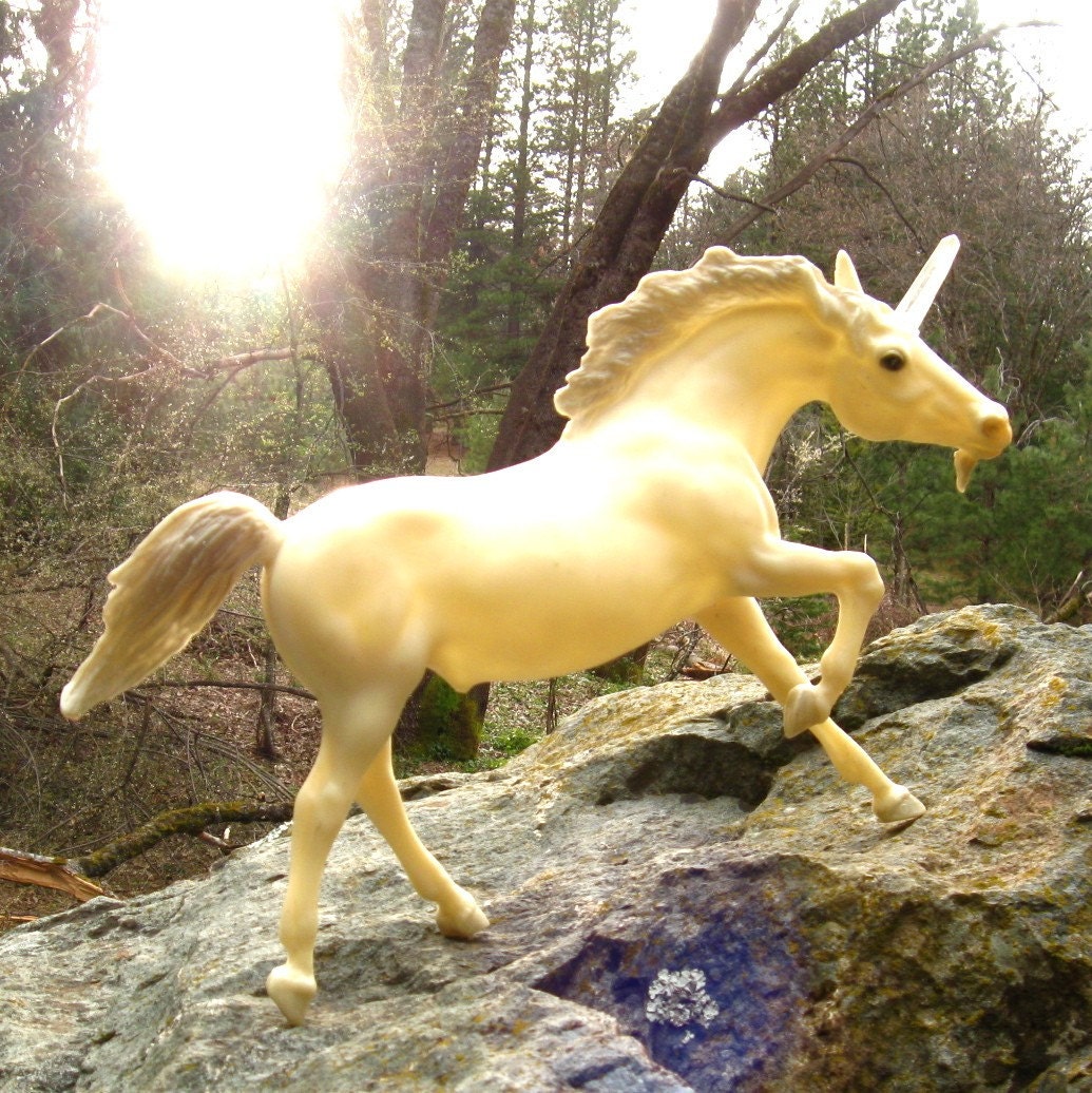 A MAGICAL UNIVERSE Unicorn Crystal Horn Magic Is Real