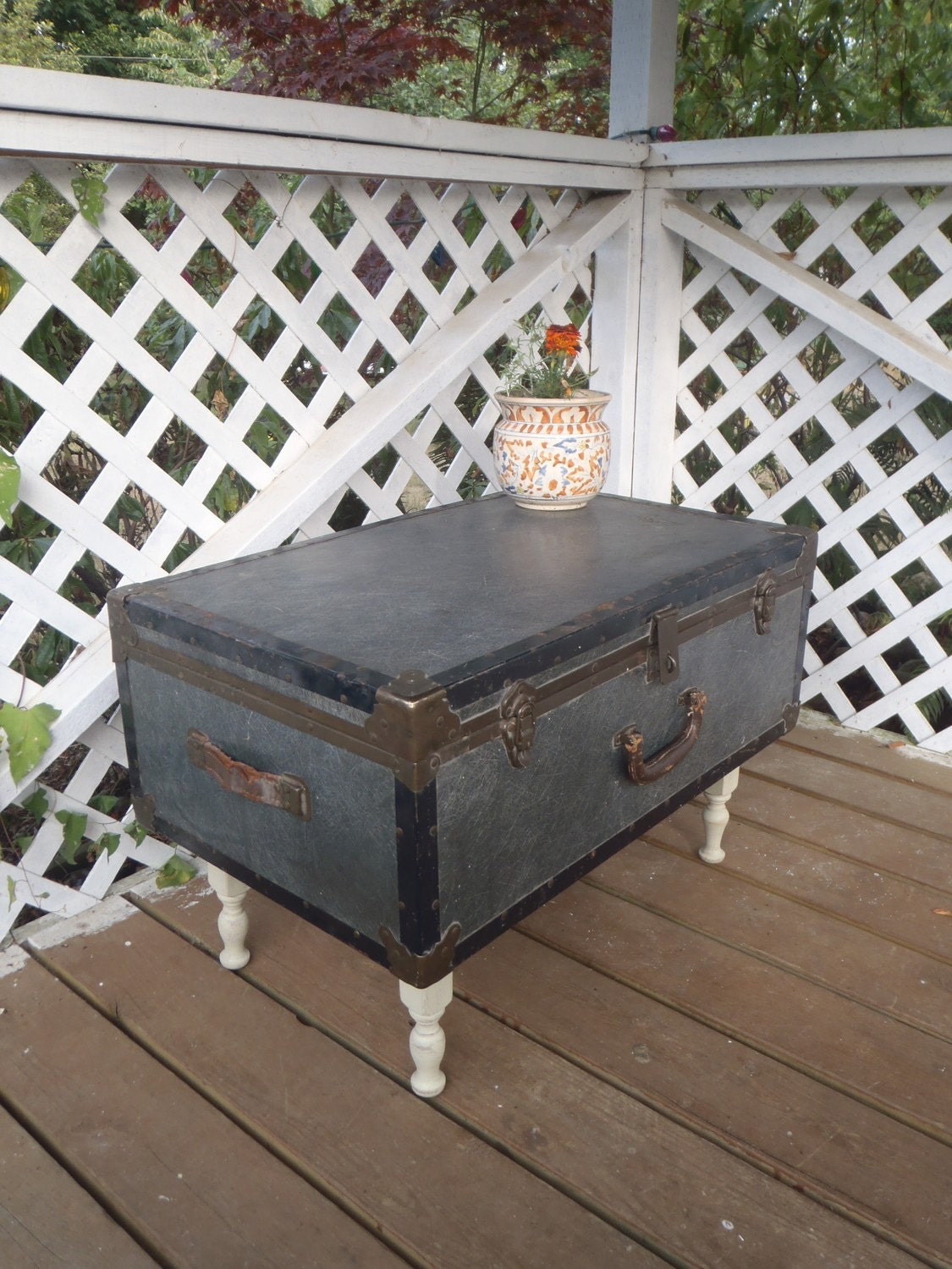 Shipping included - Luvable Luggage Trunk Table - Coffee Table or Ottoman