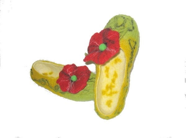 Felted shoes - Morning in poppies