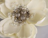 Fiona (Silk flower hair comb)