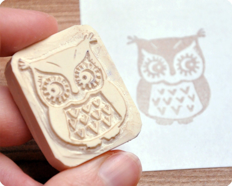 Tiny owl hand carved rubber stamp. Handmade rubber stamp. Rubber stamp