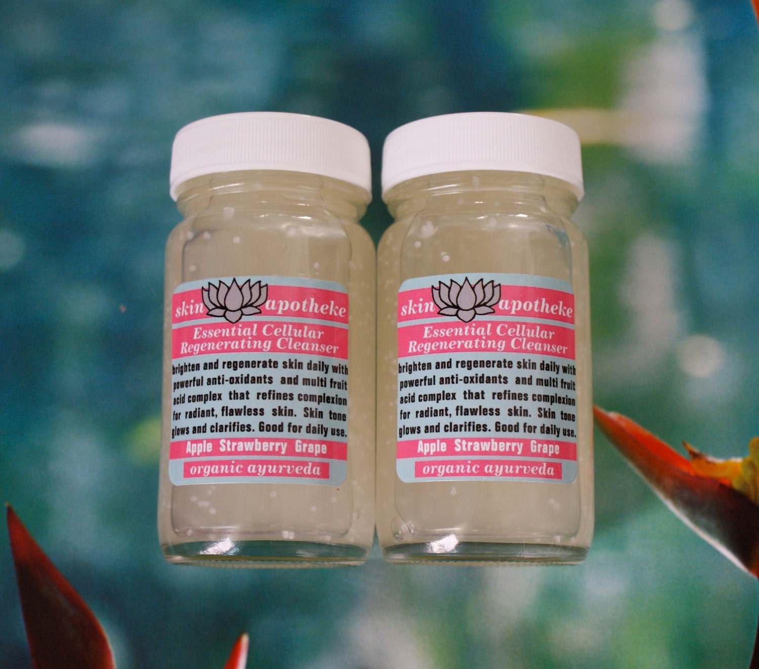Organic Essential Cellular Regenerating Cleanser with Glycolic acid, Clover, Jasmine and Cucumber by Skin Apotheke