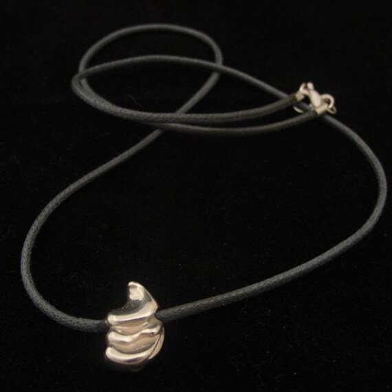Cocoon Men Pendant