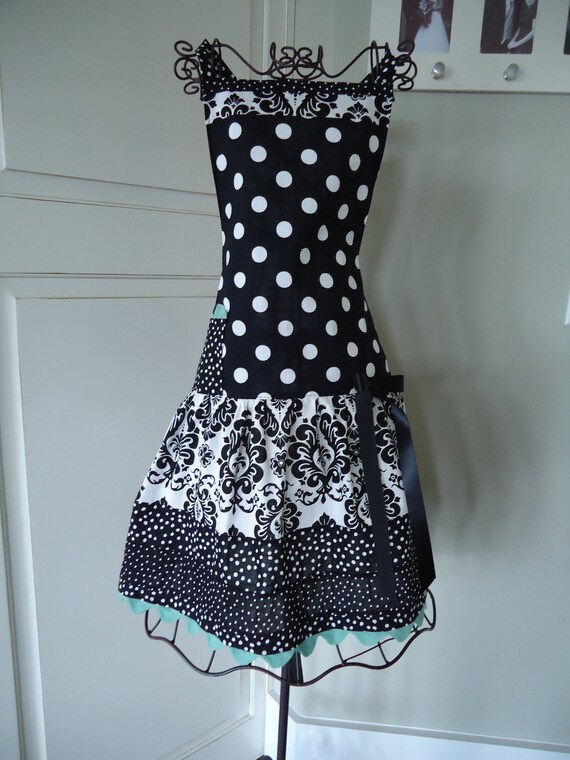 4RetroSisters "Ellie Style" Womens Retro Apron - White & Black Damask/ Sea Green Trim