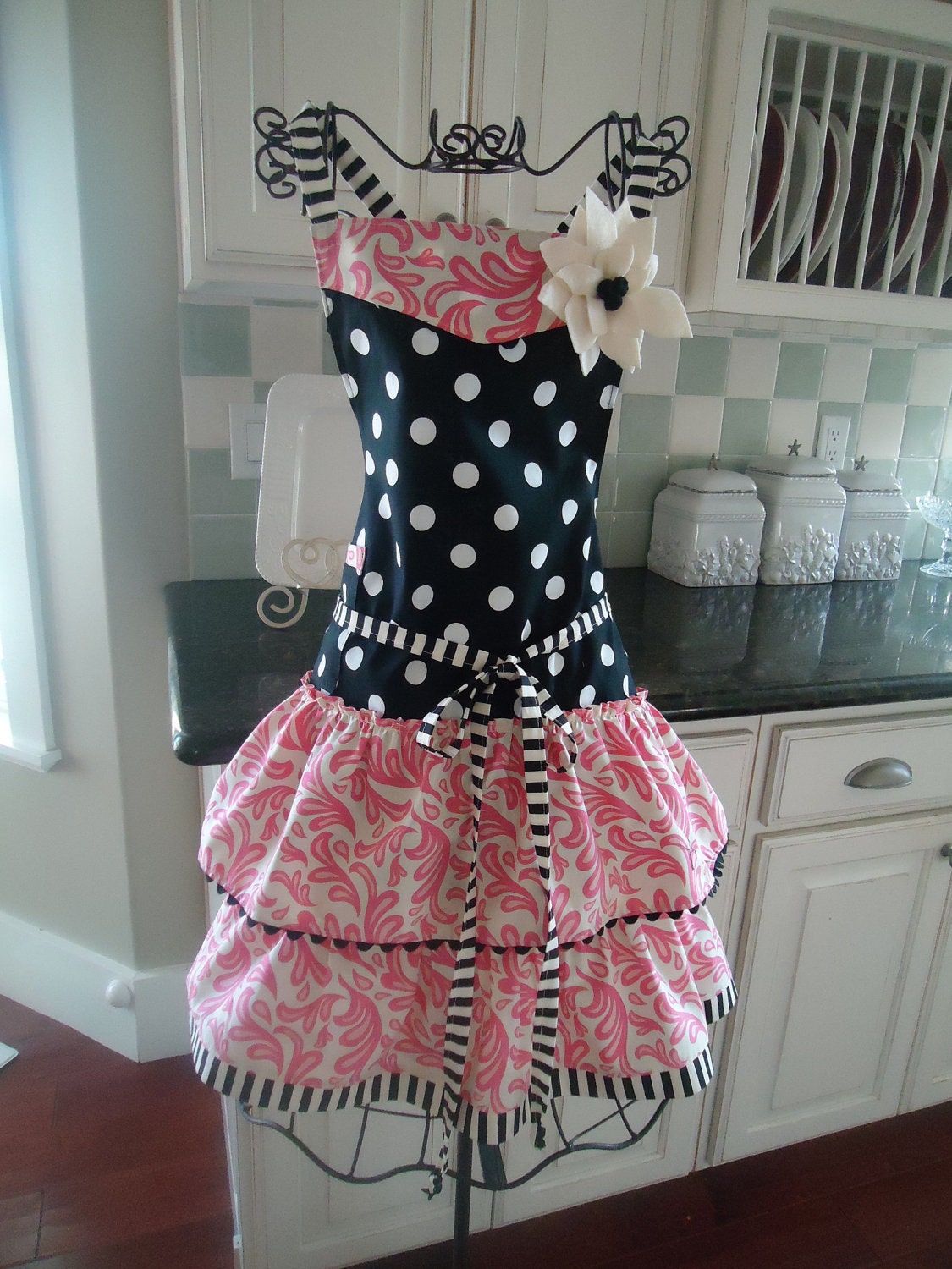 4RetroSisters "Sweet Pink Valentine"  Brooke Style Womens Retro Apron