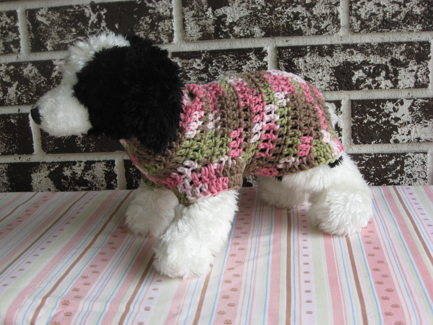 Dog sweater in pink camo, size M, L