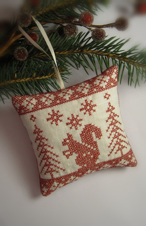 Christmas Scandinavian Ornament - squirrel