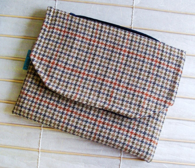 iPad / eReader / Tablet Padded Sleeve - Multi-Colored Wool Houndstooth