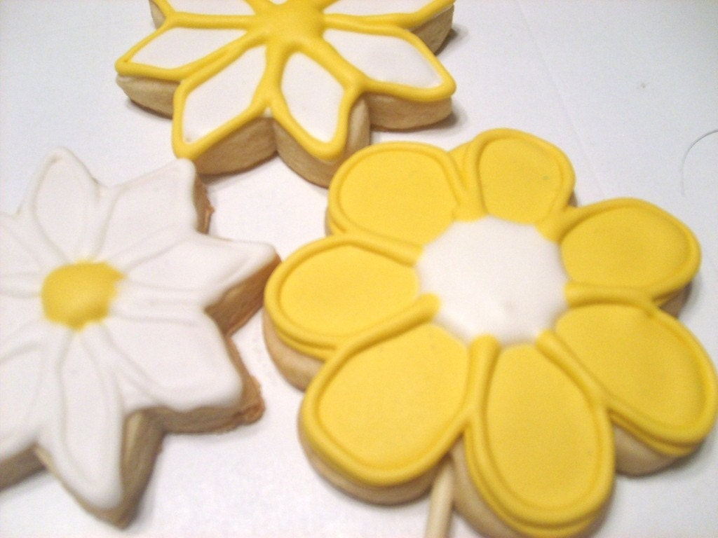 Custom listing for Emily: Yellow flower sugar cookies Favors or Gifts