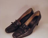 NATURALIZER, ultra sleek vintage black leather heel pumps.  size 7 1/2 m
