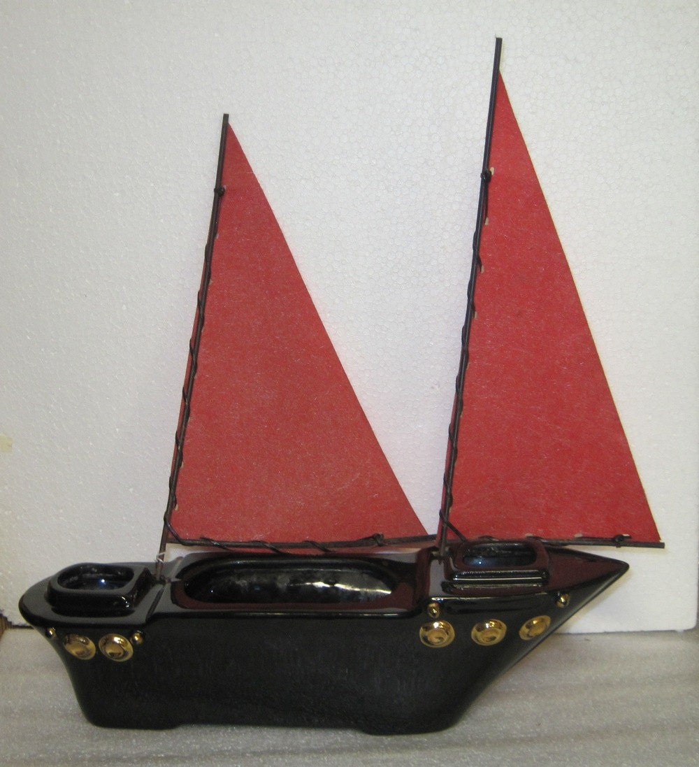 Vintage TV Lamp Red Sailed Black Boat 1950-60's
