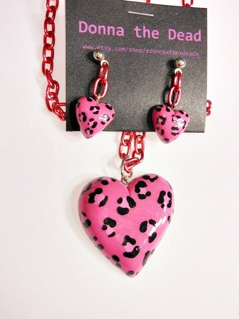 CLEARANCE pink leopard print heart necklace and earring set
