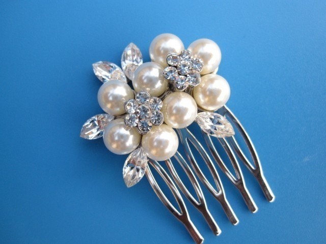 Bridal pearl hair comb, bridal hair accessories,  wedding hair comb pearl, bridal hair comb crystal and pearl