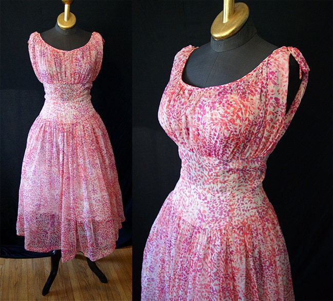 Lovely 1950's sheer pink nylon floral print new look sun dress pin up girl  VLV  size small