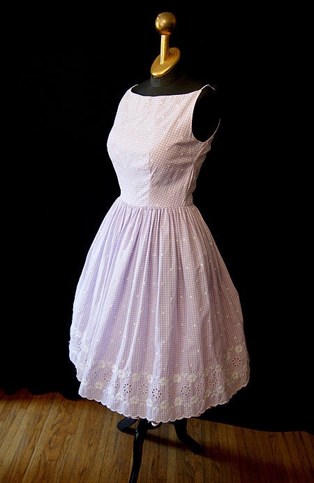 Sweet 1950's Lanz Original lavender gingham summer sun dress with white lace embroidery vlv spring rockabilly - size Medium to Large