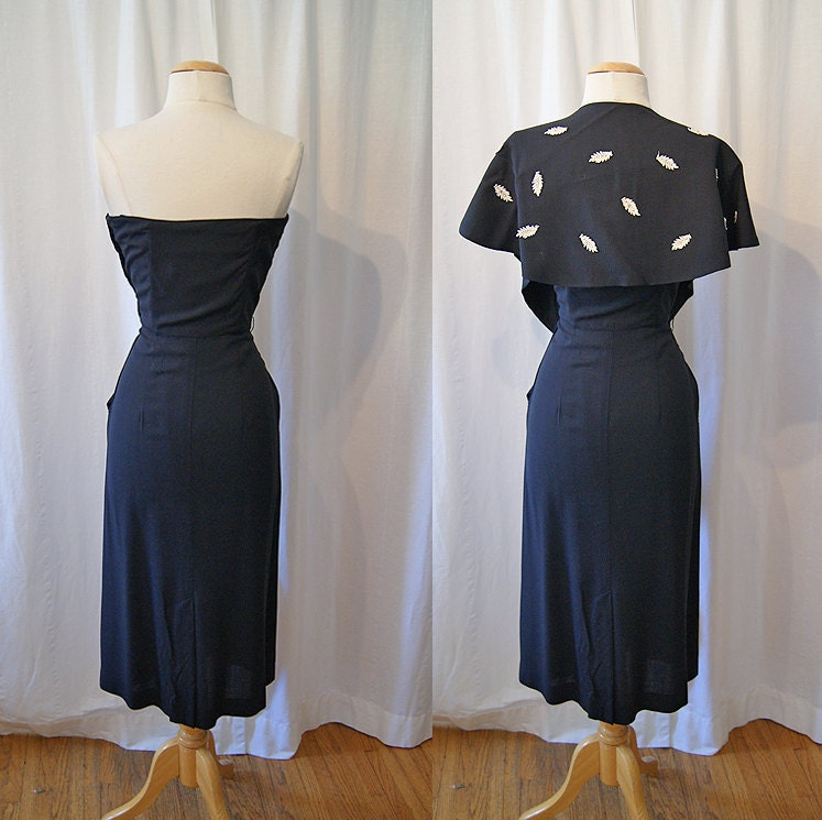 Stunning 1950's black linen sexy curvy strapless cocktail dress with matching shawl with appliques vlv bombshell - size Medium