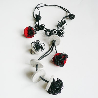 Poppy - Necklace