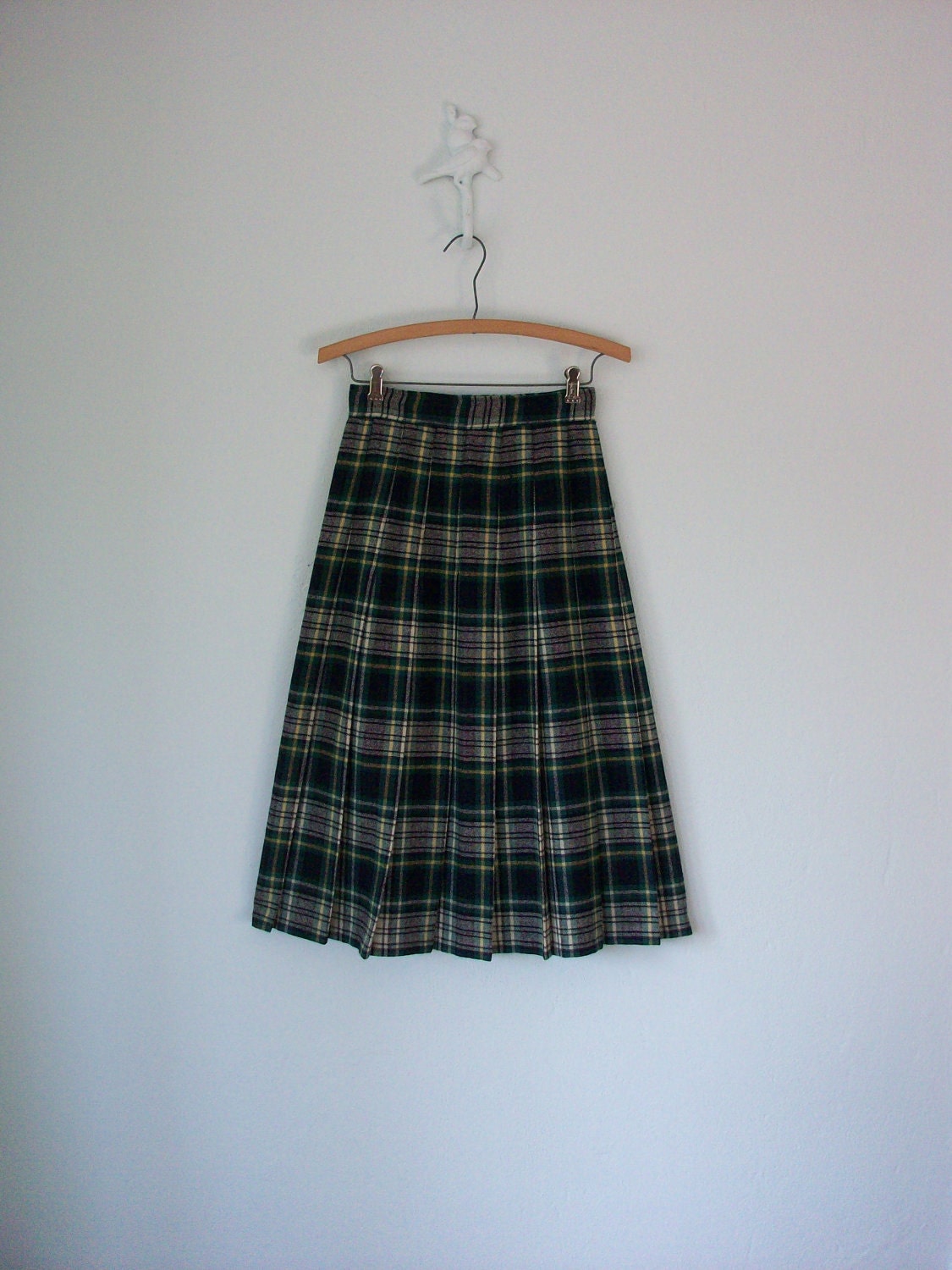 Plaid Pleated Skirt ... 1970's Green Navy Kilt ... Small / Medium