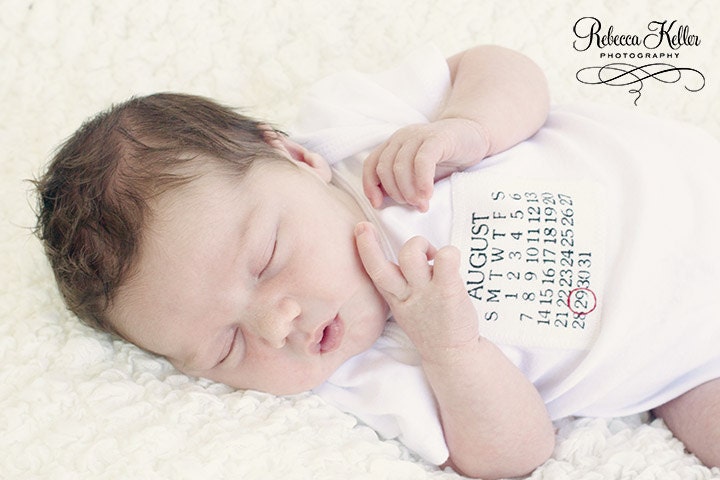 Birth Announcement Onesie - Unisex Bodysuit with Calendar to Mark Newborn Birthday