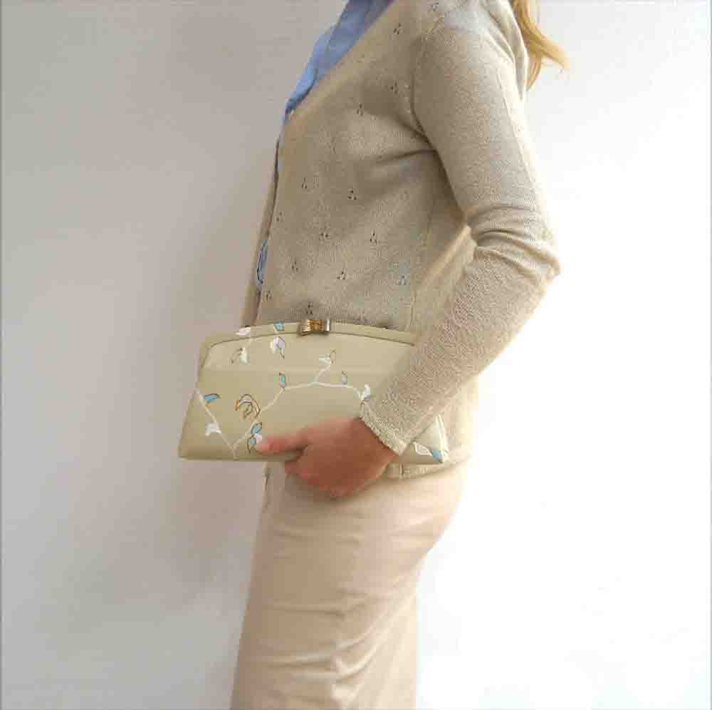 1960s handpainted vintage beige clutch cream purse - Lunica