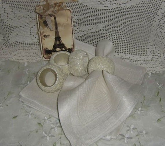 Vintage Ivory White Damask Linen Table Napkins with Mother of Pearl Napkin Rings Set of Four