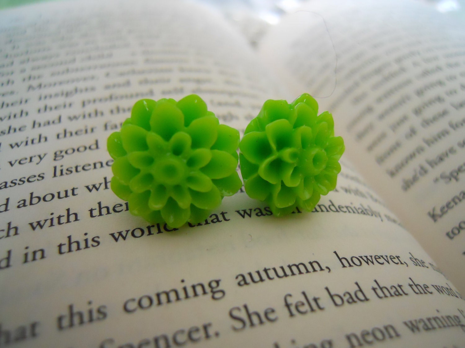 Pretty Blossoms in Green
