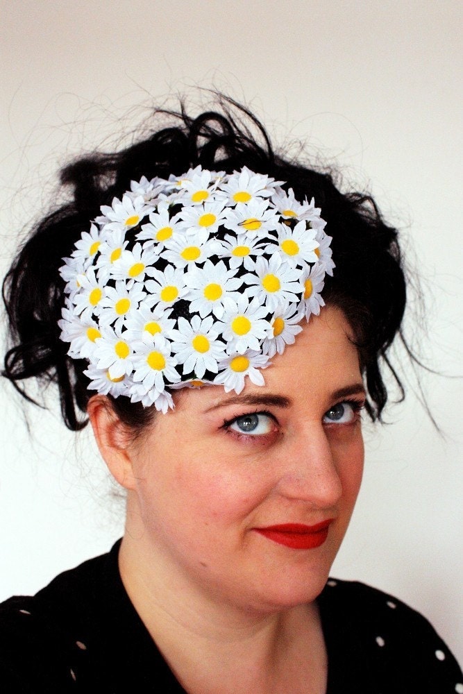 Floral Pillbox hat with daisies black and white -