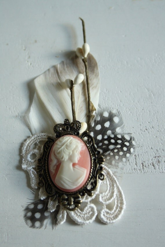 KINGSLEY Boutonniere/Corsage